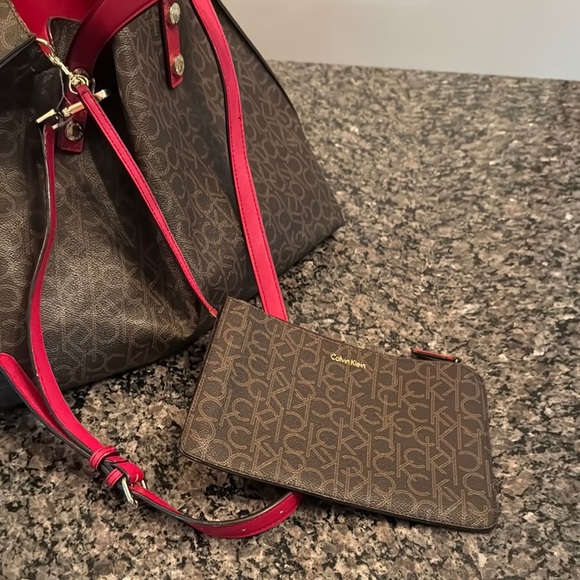 Calvin Klein Brown and Red Shoulder Bag with Gold Accents - Picture 13 of 16